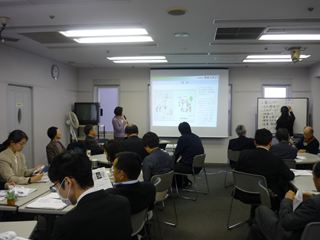 ファシリテーター　藤村コノヱ
